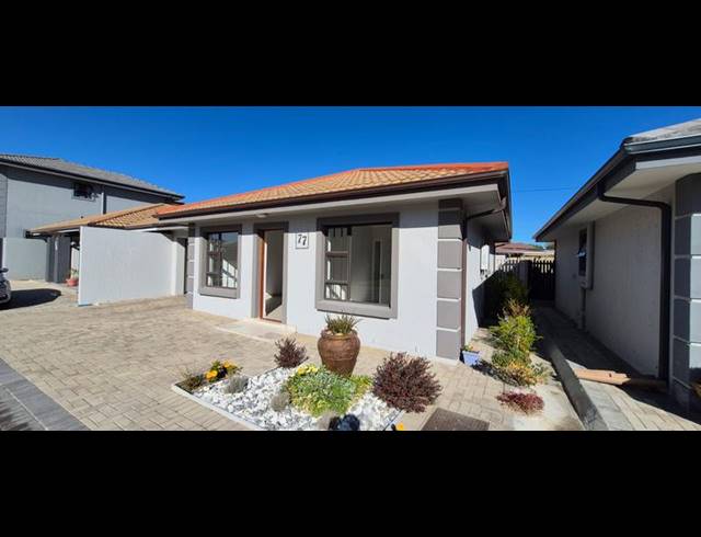 2 BEDROOM PROPERTY TO RENT IN DANA BAY